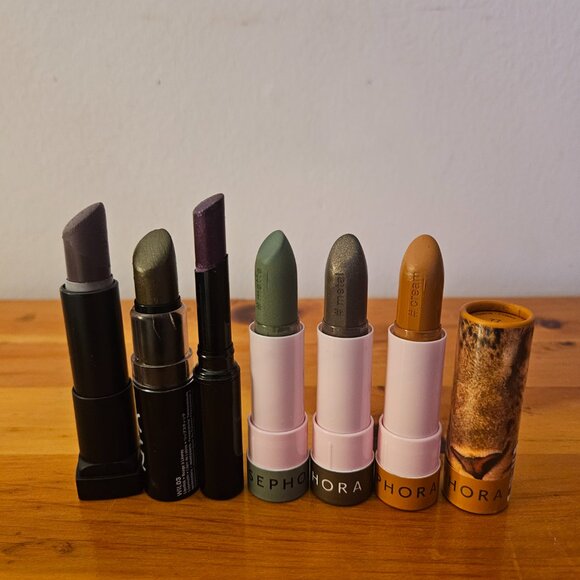 Unique Lipstick Shade Bundle - Picture 3 of 3